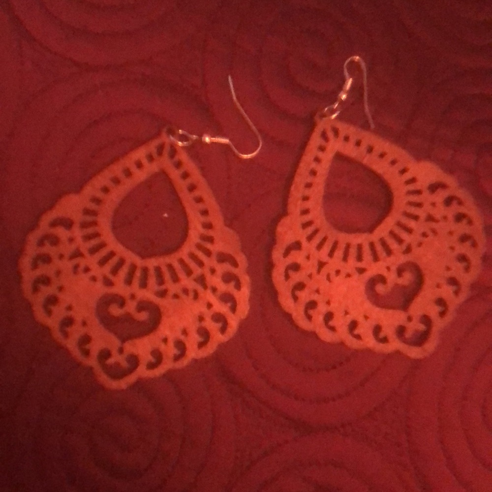 New Wooden earrings very light no pull dream catcher heart dangle hook earrings - Picture 3 of 5